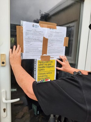 Closure notice