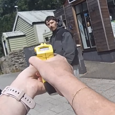 taser pointing at suspect 