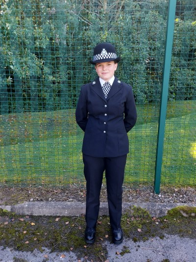 O Cadet, i'r Heddlu Gwirfoddol at Swyddog yr Heddlu