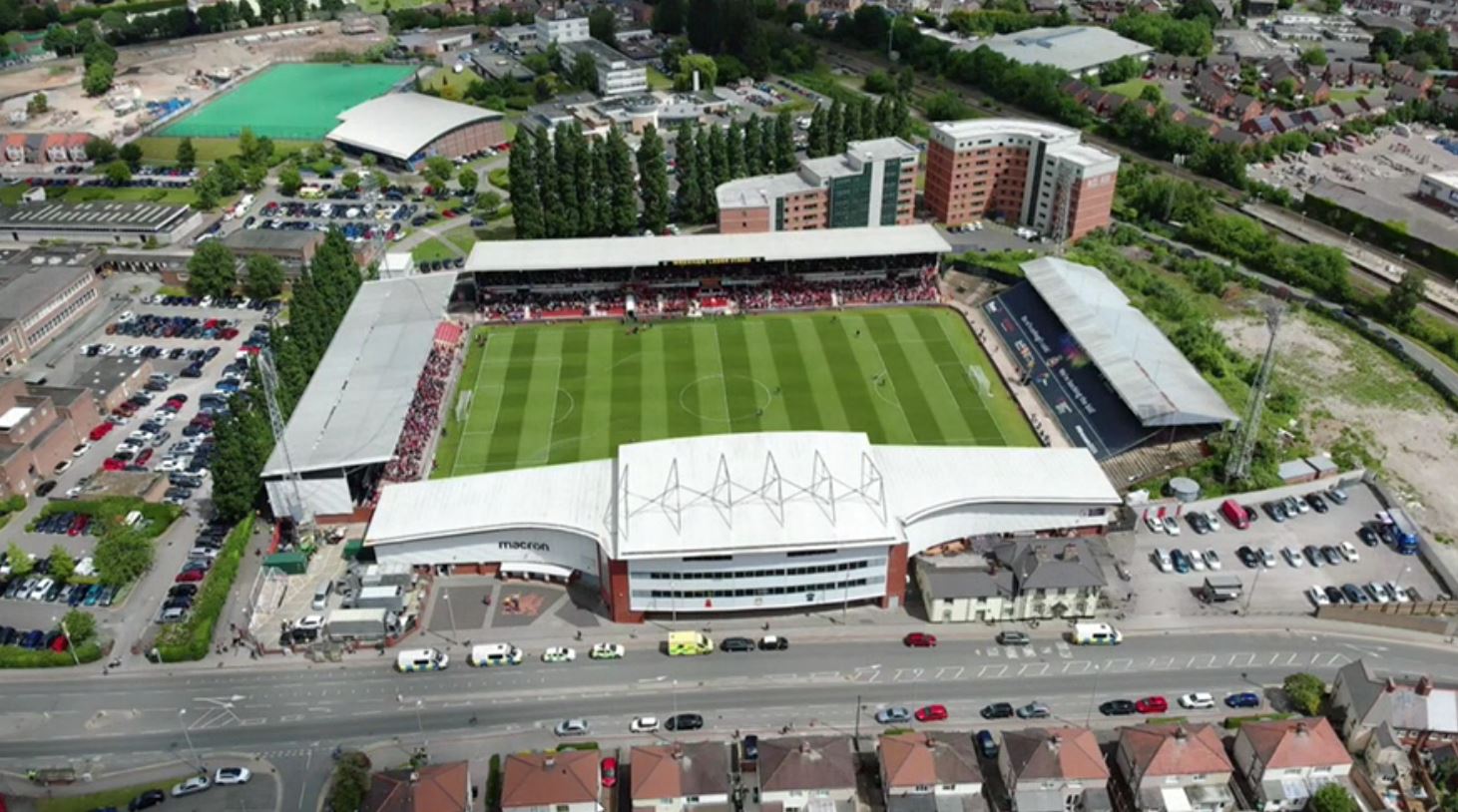 Racecourse Ground